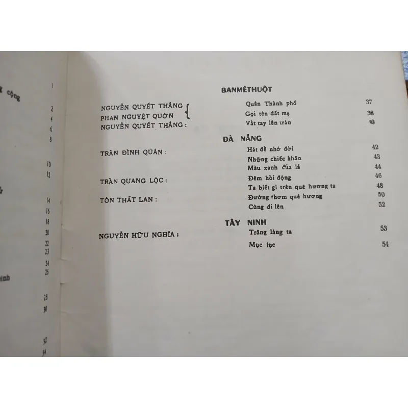 TA ĐI TRÊN GIÒNG LỊCH SỬ 970318