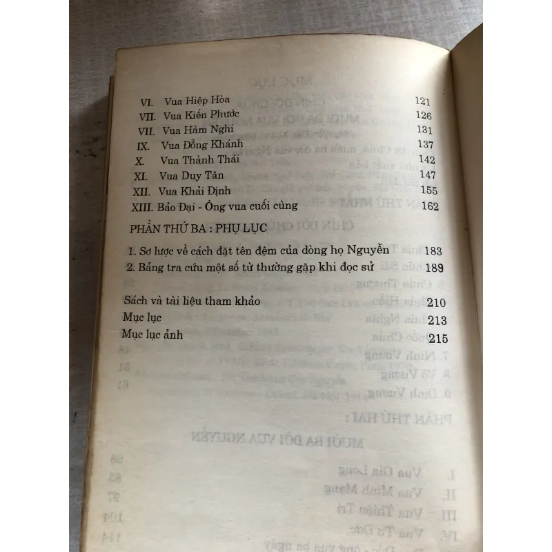 Chín đời chúa - Mười ba đời vua Nguyễn 786794