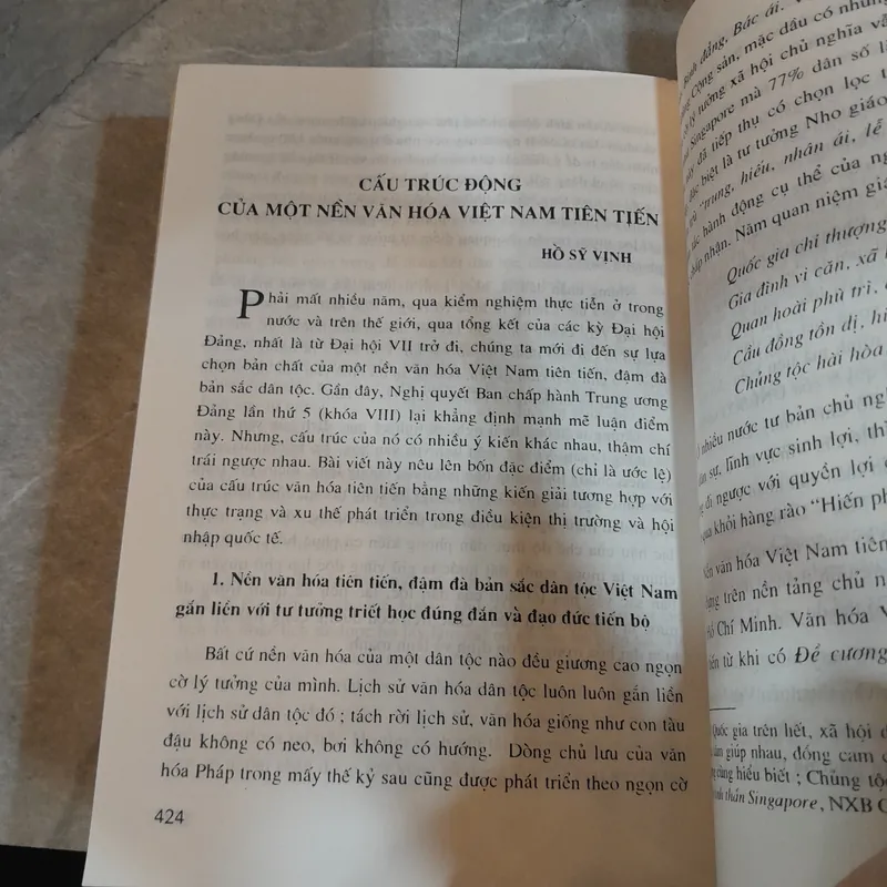 NHỮNG VẤN ĐỀ VĂN HÓA VIỆT NAM HIỆN ĐẠI - LÊ QUANG TRANG, NGUYỄN TRỌNG HOÀN 696955