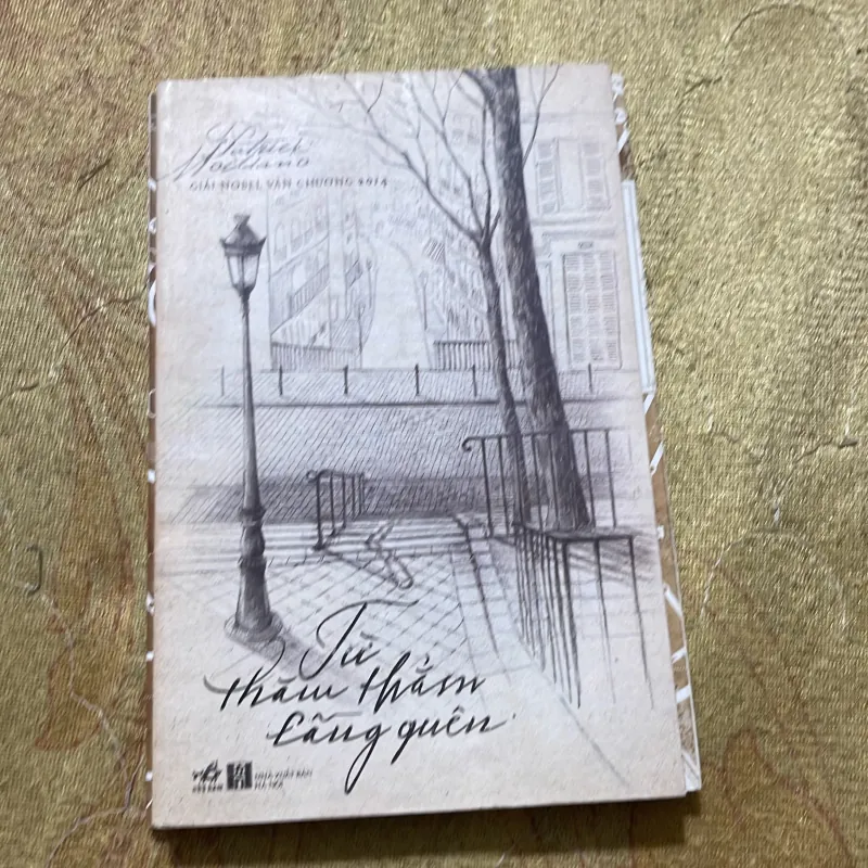 COMBO PATRICK MODIANO: PHỐ Những CỬA HIỆU U TỐI- TỪ THĂM THẲM LÃNG QUÊN- MỘT GÁNH XIẾC QUA 747536