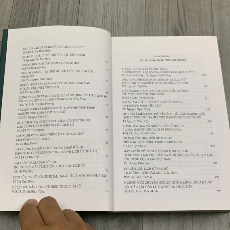 Sử học việt nam trong bối cảnh hội nhập và toàn cầu hoá. 2b5 757026