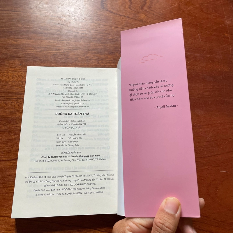 II Sách Làm Đẹp: Dưỡng Da Toàn Thư - ANJALI MAHTO - 2021 494871