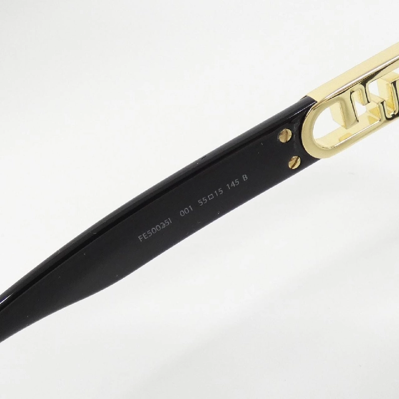 【Sản phẩm mới】Kính Fendi 50025I 625560