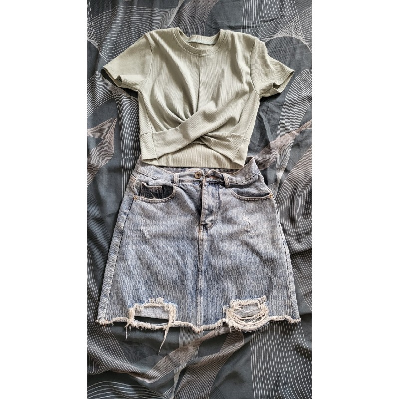 Set áo crop top xanh lá kèm chân váy jean size S 58622