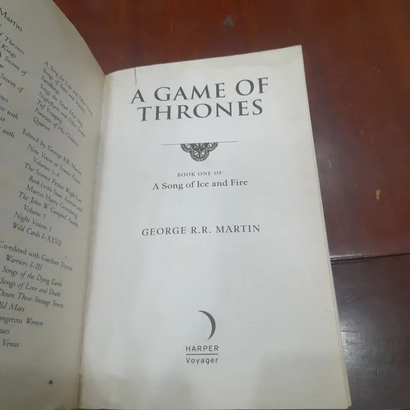 George R.R.Martin - A GAME OF THRONES 565297
