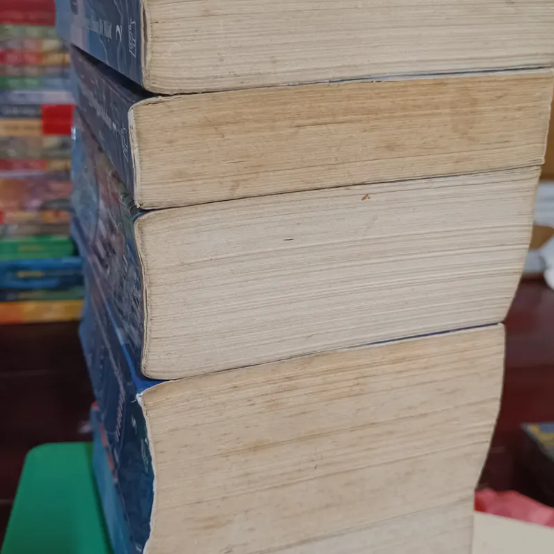 Trọn bộ 7 tập Harry Potter bìa lâu đài có tem chống giả 570370