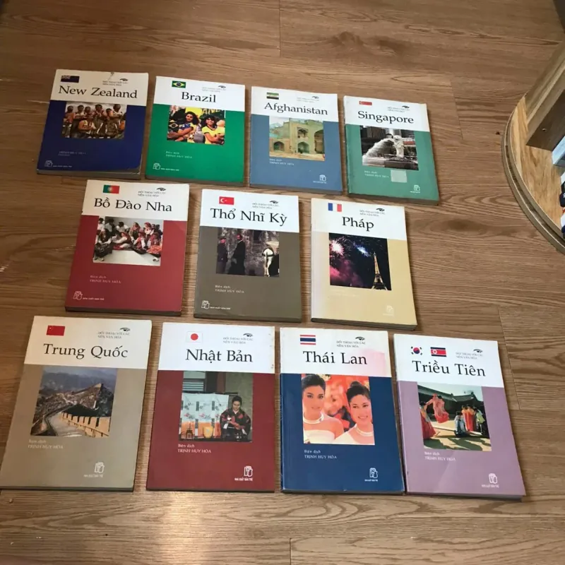 11 cuốn Đối thoại với các nền văn hóa 415231