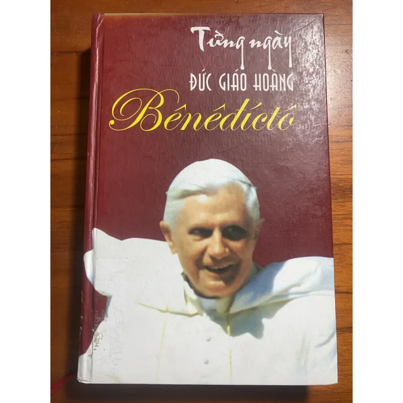 Từng ngày với Đức Giáo Hoàng Benedicto XVI - Suy niệm hàng ngày - Bìa cứng 751782