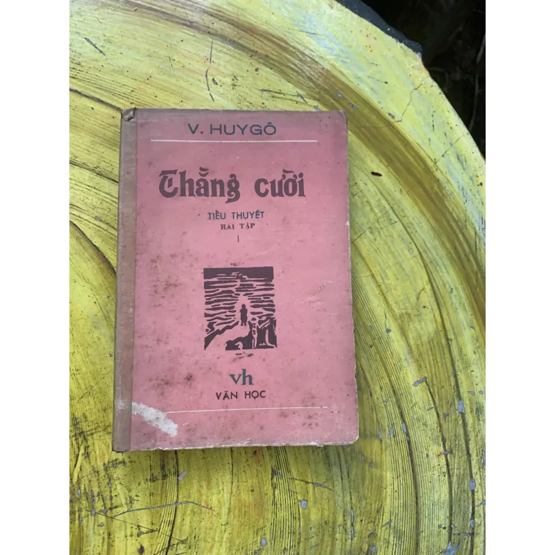 THẰNG CƯỜI BẢN BAO CẤP 746398