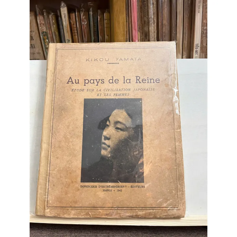 Au pays de la Reine - Kikou Yamata - Nghiên cứu văn hóa 1024614