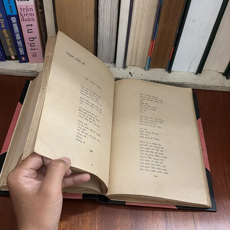 II Sách Xưa (Đã Làm Bìa): Thơ Việt Nam 1945•1975 - Nhiều Tác Giả - 1976 593927
