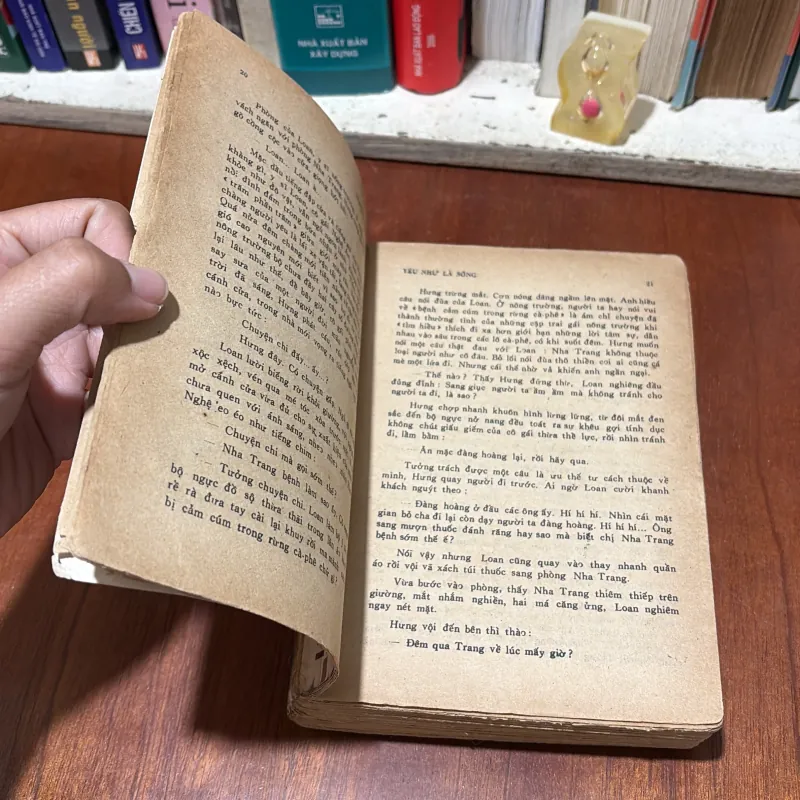 II Tiểu Thuyết: Yêu Như Là Sống - Nguyễn Mạnh Tuấn - 1988 781596