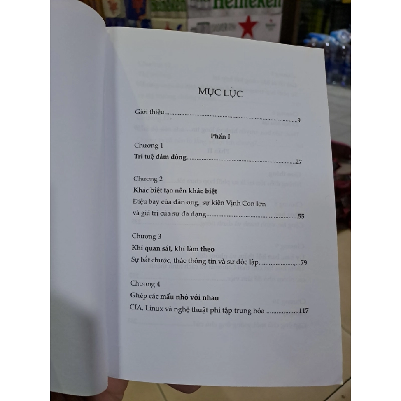 Trí tuệ đám đông vì sao đa số thông minh hơn thiểu số ? mới 80% ố nhẹ James Surowiecki 2007 HCM0308 TÂM LÝ 523906