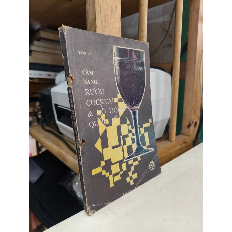Cẩm ngang rượu cocktail và đồ uống quốc tế - Trần Phi 1027945