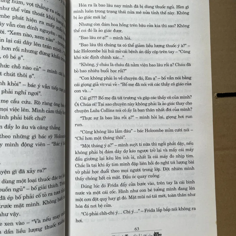 MEG CABOT.  1030224