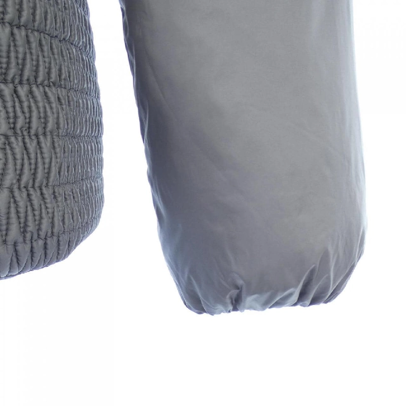 Áo khoác lông vũ MONCLER 635843