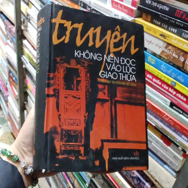 Truyện không nên đọc lúc giao thừa  788653