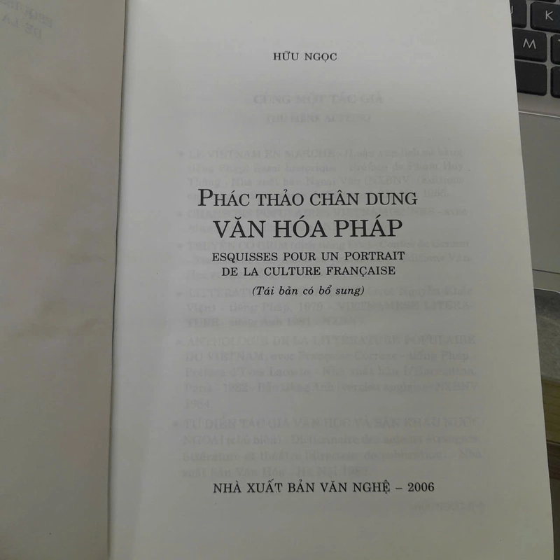 PHÁC THẢO CHÂN DUNG VĂN HÓA PHÁP - HỮU NGỌC 507937