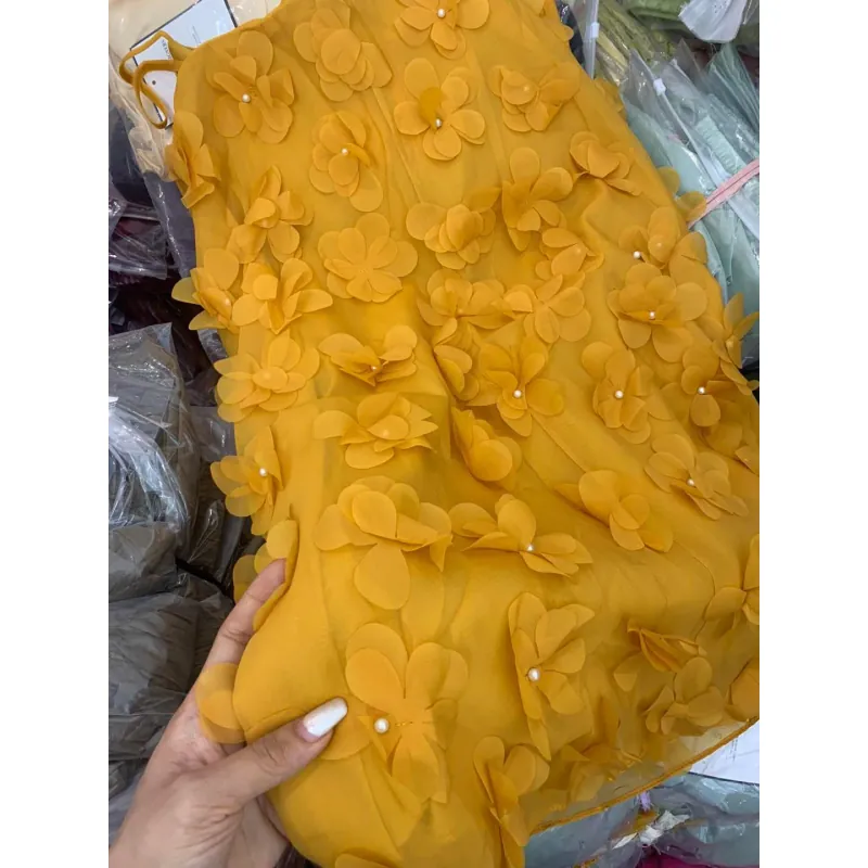 Váy nữ nắng vàng dáng suông kiểu dáng xòe đính hoa nổi siêu xinh 1024440