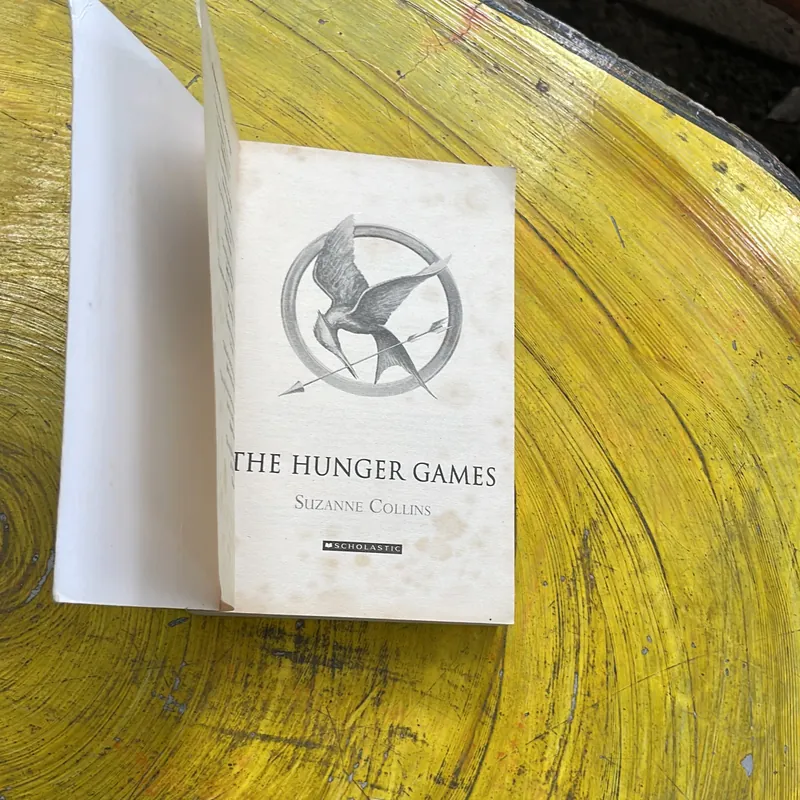 THE HUNGER GAMES- SUZANNE COLLINS 566899
