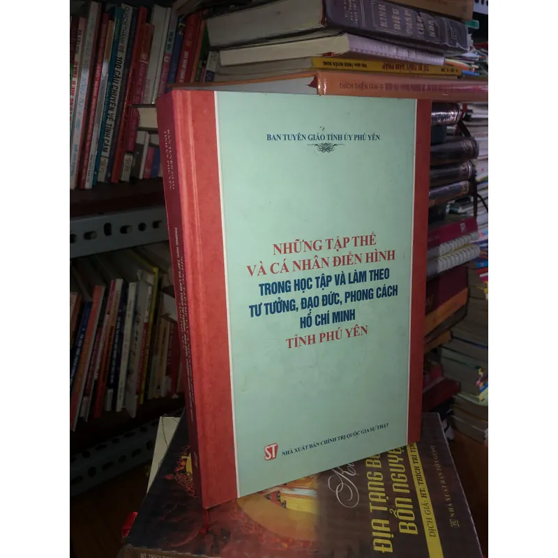 Những tập thể và cá nhân điển hình trong học tập và làm theo tư tưởng đạo đức phong cách 694457