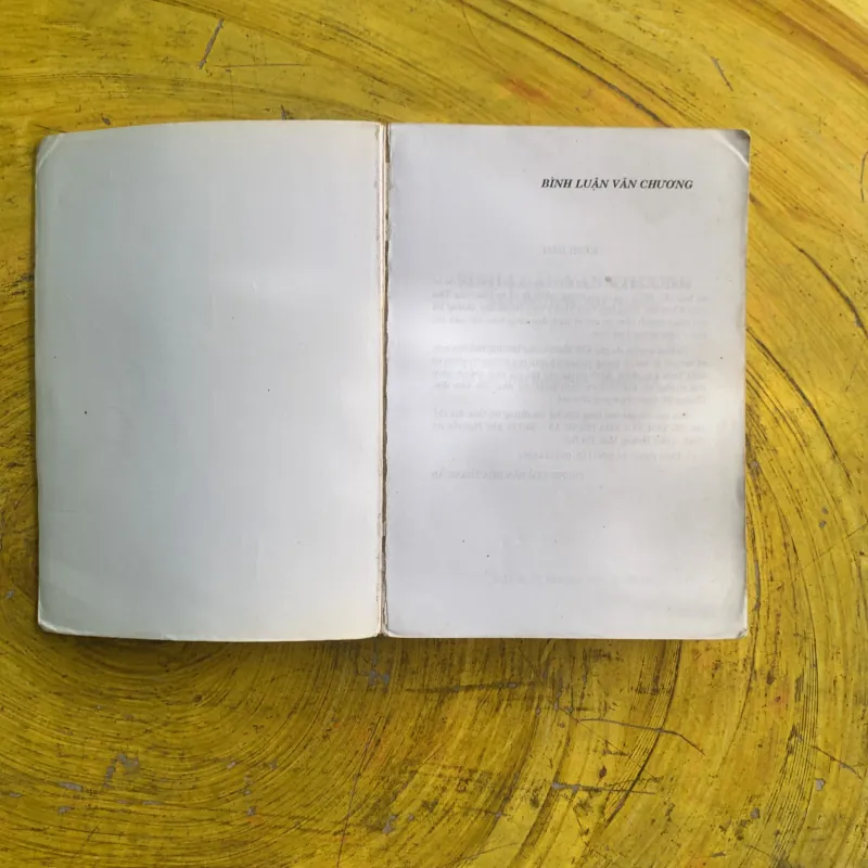 BÌNH LUẬN VĂN CHƯƠNG VĂN HỌC TRONG NHÀ TRƯỜNG 991385