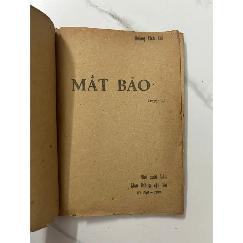 Mắt bão - Hoàng Tích Chỉ 1023694