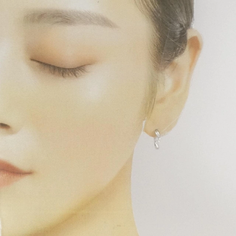 K18WG Bông tai kim cương 0.12CT - Hàng hiệu Chính hãng 869005