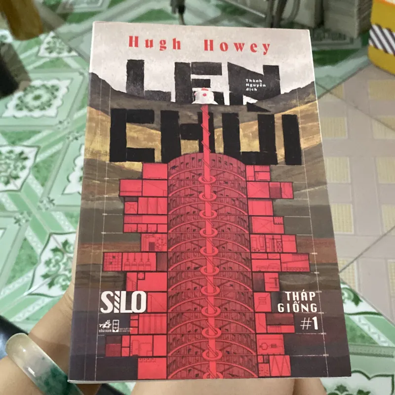 Len Chùi Hugh Howey 689165
