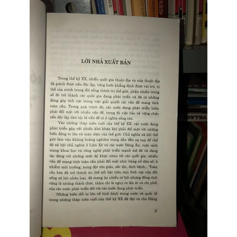 Sự nghiệp đổi mới ở Việt Nam với cuộc đấu tranh bảo vệ độc lập dân tộc của các nước… 711592