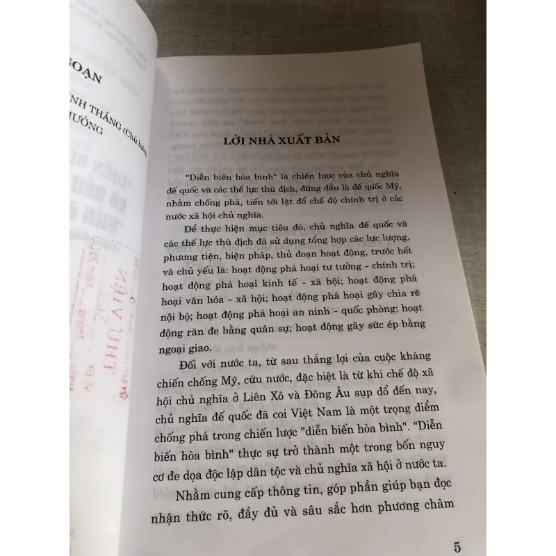 “Diễn biến hoà bình” và đấu tranh chống “diễn biến hoà bình” 782753