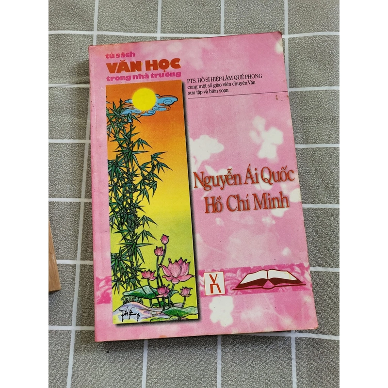 Nguyễn ái quốc Hồ Chí Minh  537464