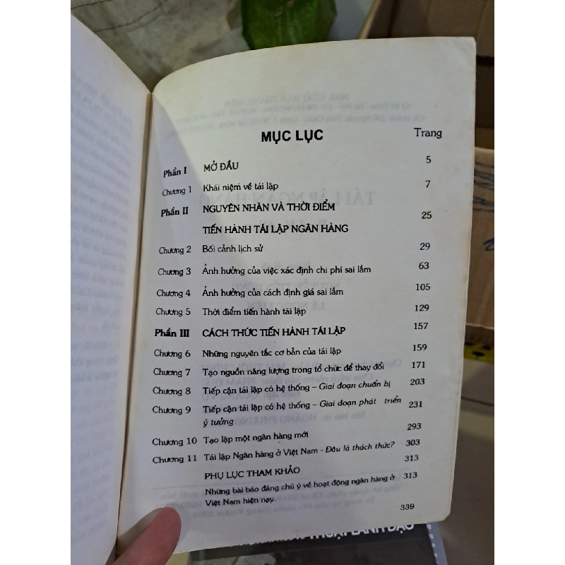 Tái lập ngân hàng mới 80% ố bạc màu bìa 2003 HCM0308 QUẢN TRỊ 924113