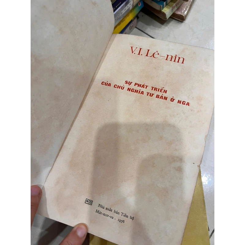 Lê - Nin . 477346