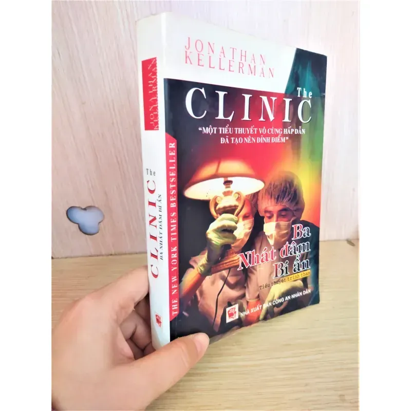 Sách: Ba nhát đâm bí ẩn (The Clinic) - Jonathan Kellerman 932400