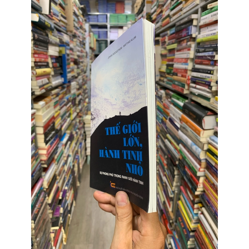 Thế giới lớn, hành tinh nhỏ. 528671