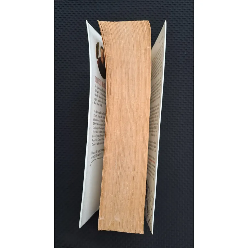 Những Con Chim Ẩn Mình Chờ Chết
- Colleen McCullough 776226