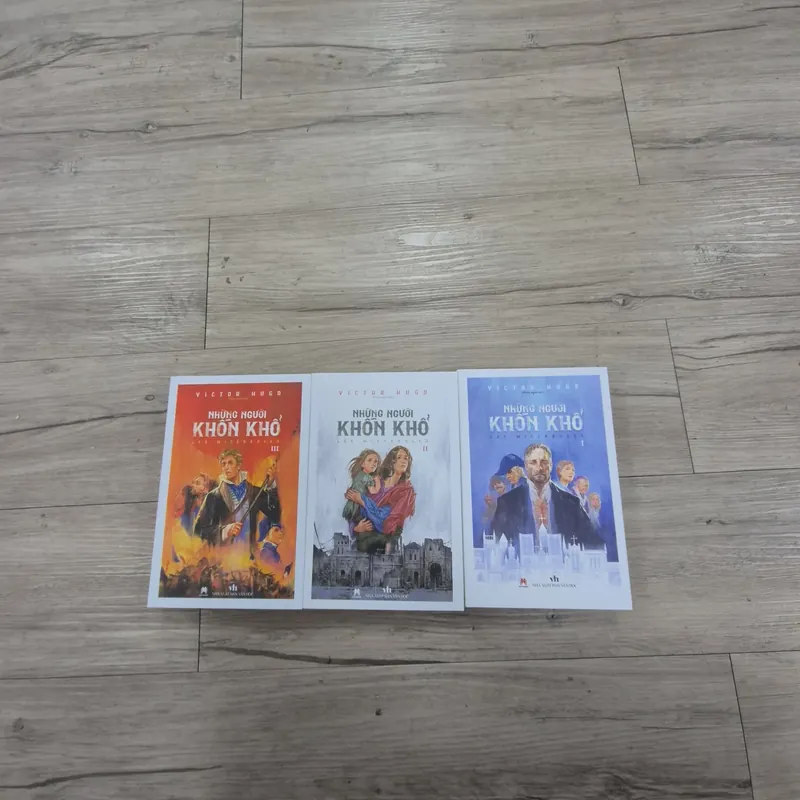 Sách "Những người khốn khổ" 711534