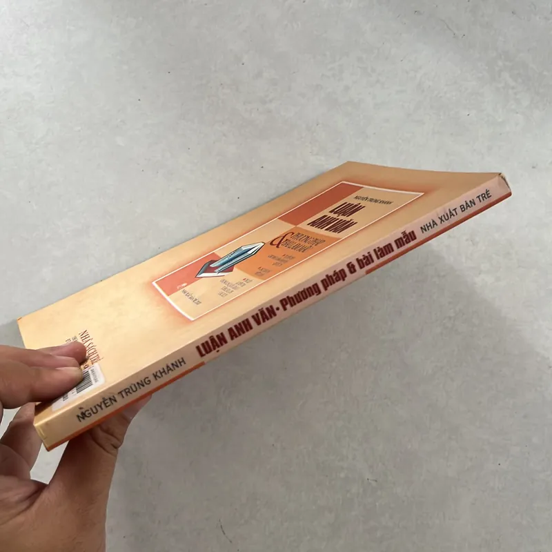 Luận Anh văn & phương pháp làm bài văn mẫu - Nguyễn Trùng Khánh 557871