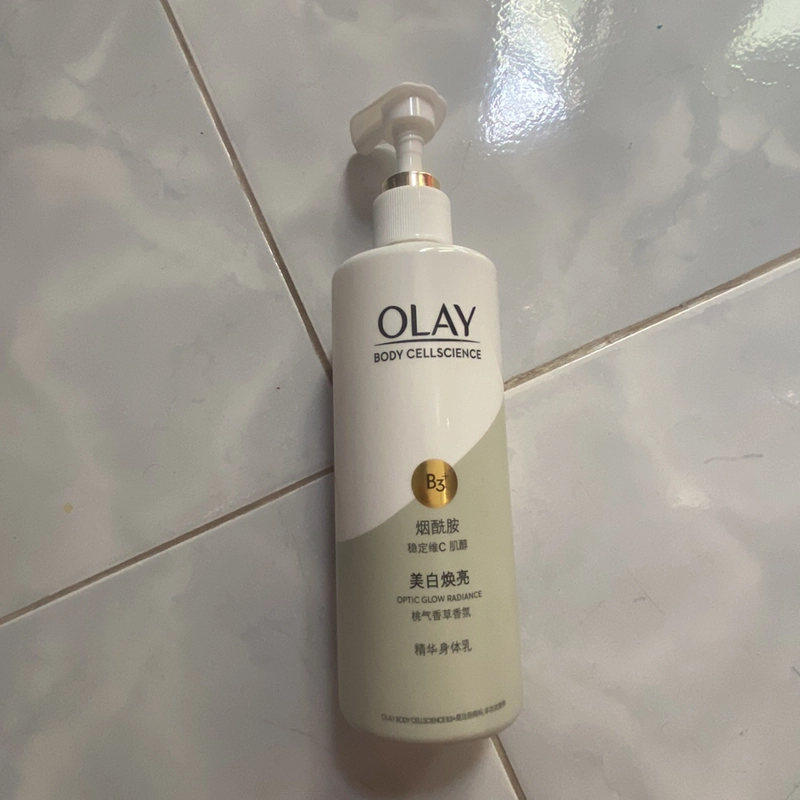 Dưỡng thể olay date 2027 dùng 2 lần do ko hợp da 301809