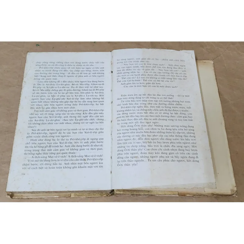 CÂU CHUYỆN VỀ ANH LÀ THẾ - nhà văn Nga Vil Lipatov 713099