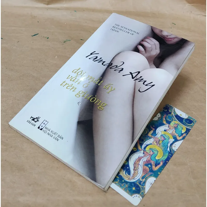 Yamada Amy: ĐÔI MẮT ẤY VẪN Ở TRÊN GIƯỜNG 706264