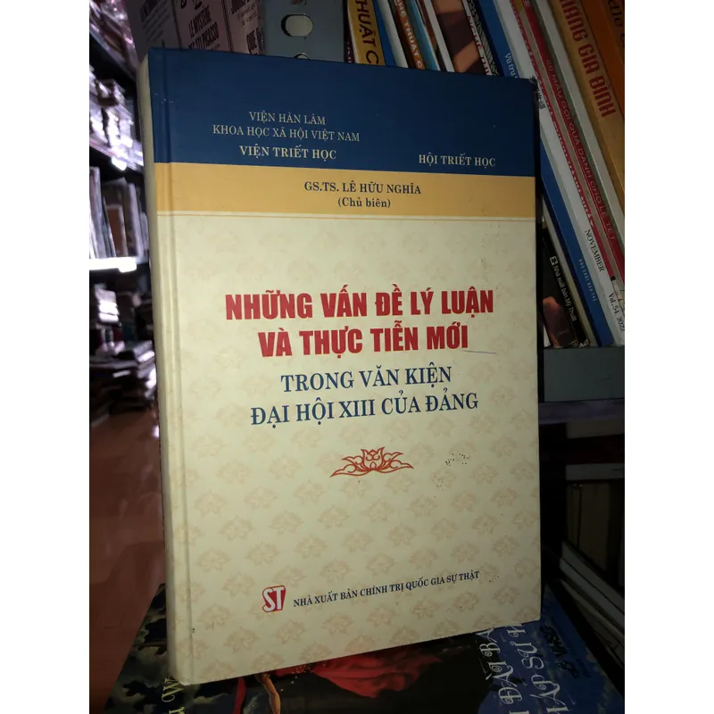 Những vấn đề lý luận và thực tiễn mới trong văn kiện đại hội XIll của Đảng  730994