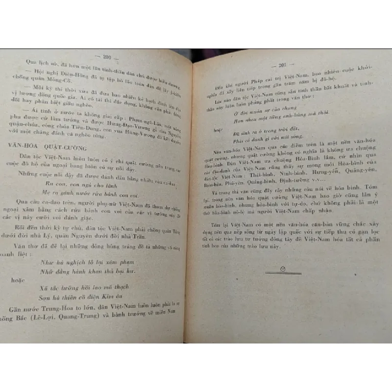 Người việt đất việt - Toan Ánh & Cửu Long Giang ( sách đóng bìa ) 128910