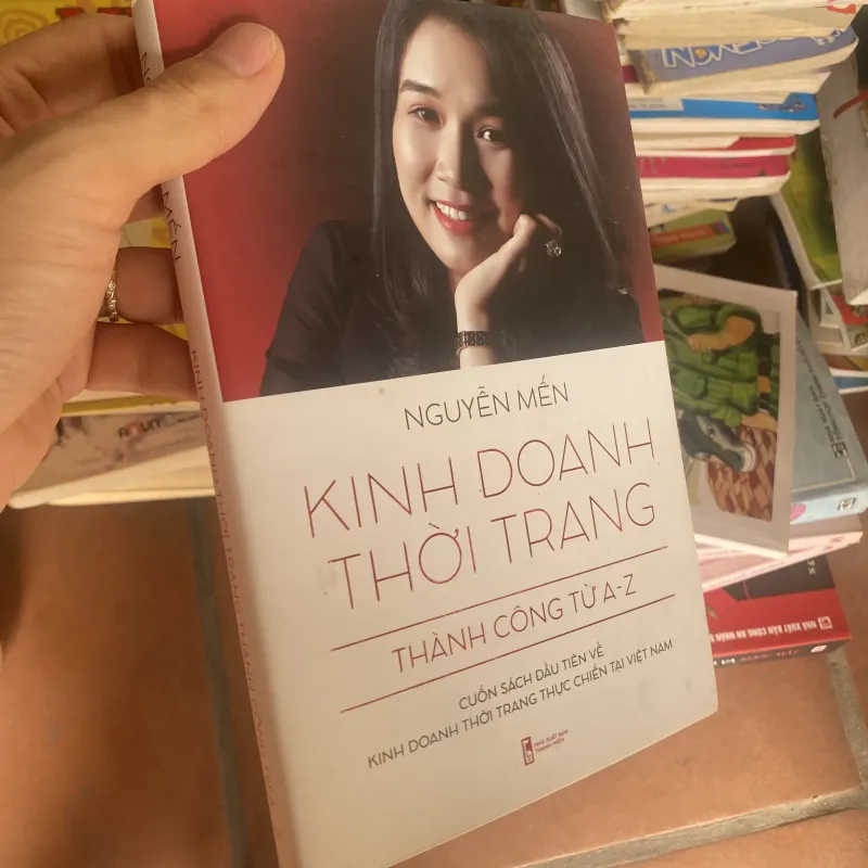 Sách kinh doanh thời trang thành công từ a - z 307879