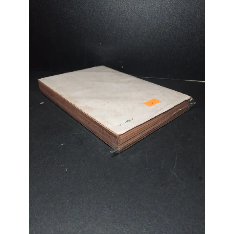 Các hung thần lên cơn khát mới 60% bẩn bìa, ố vàng, tróc gáy Anatole France HCM2603 VĂN HỌC 414904