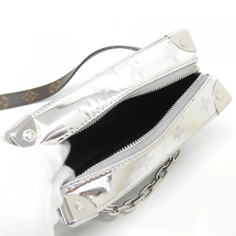 Túi đeo vai Louis Vuitton Monogram Metallic Nebula Mini Soft Trunk M23145 613091