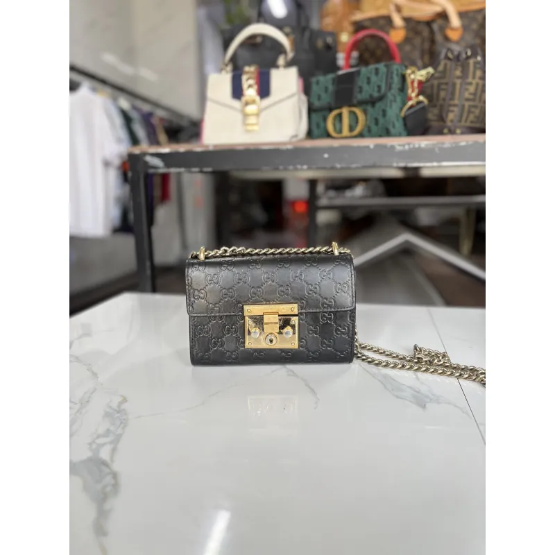 ĐẲNG CẤP KHÔNG THỜI GIAN: GUCCI PADLOCK Mini . 976855