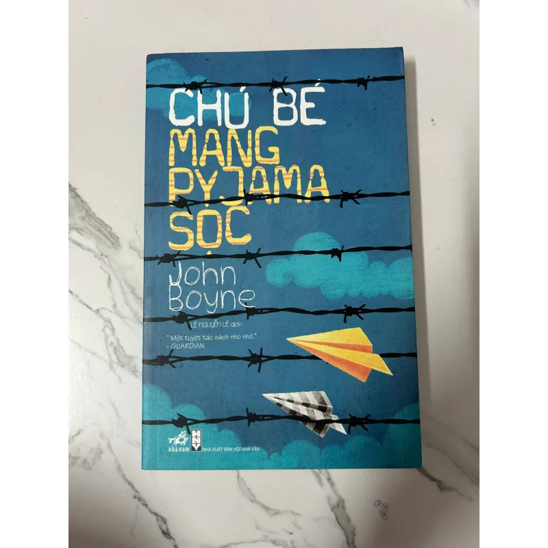 Chú bé mang Pyjama sọc – John Boyne 990019