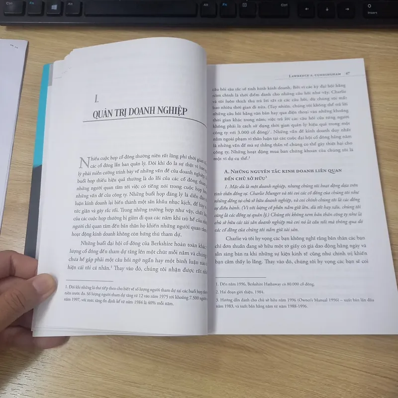 Những Bài Học Đầu Tư Từ Warren Buffett - Lawrence A.Cunningham 733586